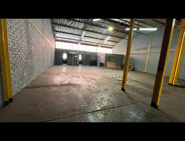 301M² WAREHOUSE FOR SALE IN ISANDO